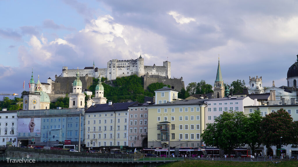 Die Salzburger Altstadt mit der Festung Hohensalzburg.