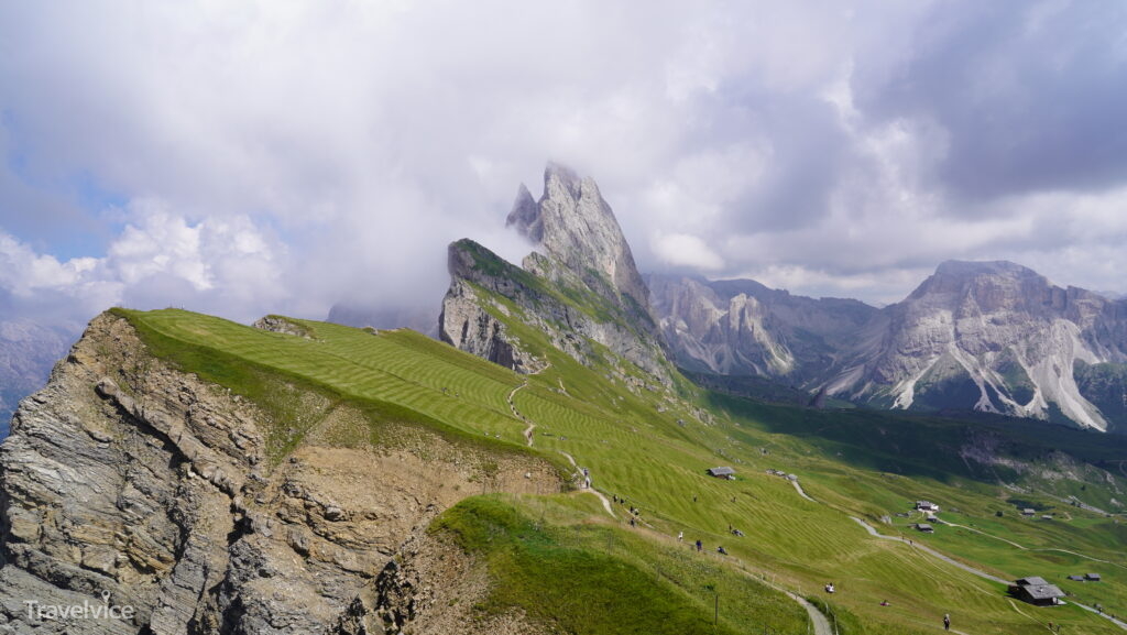 Bergpanorama an der Seceda in den Dolomiten.