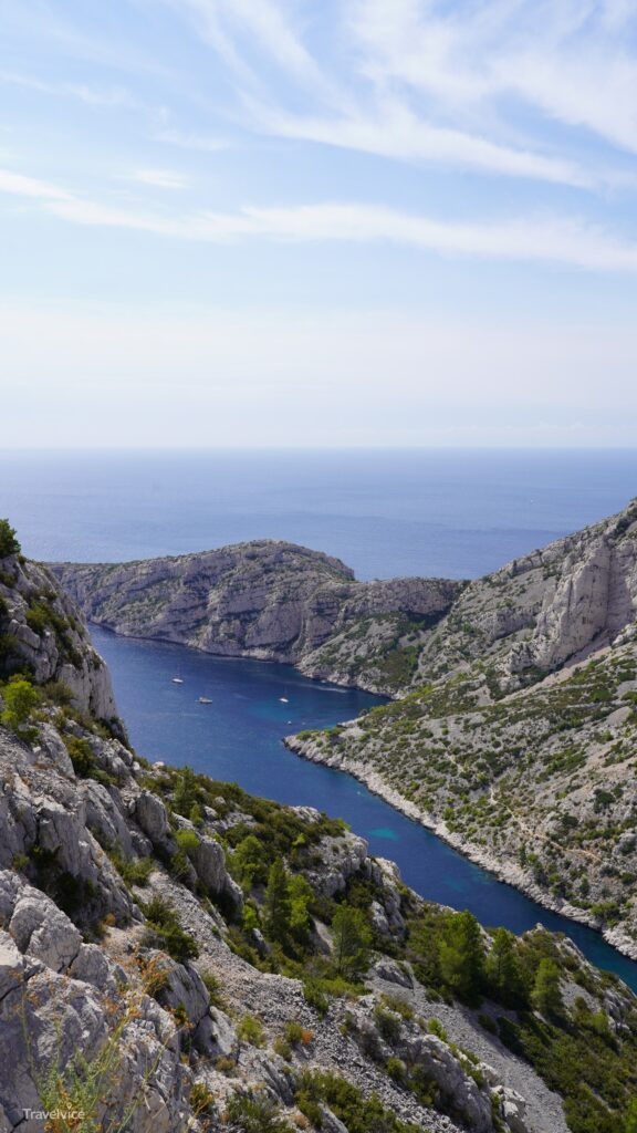 Blick über die Felsenküste der Calanques